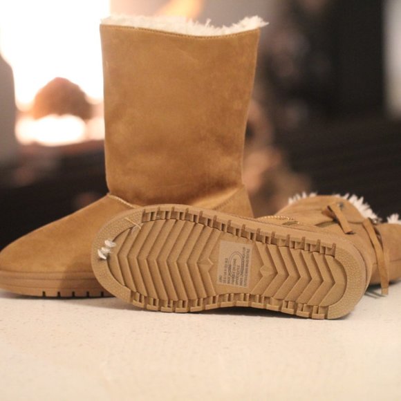 NWT Justfab Juno Fuzzie - Picture 2 of 2